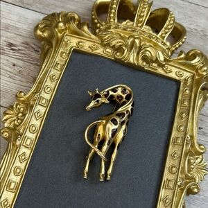 Gold and Brown Giraffe Brooch